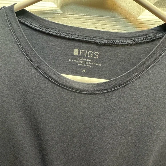 FIGS Women’s Long-Sleeve Crew Neck Shirt - Navy - Picture 2 of 3